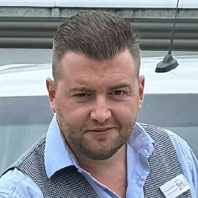 Semeraro_TeVi_Passau Ansprechpartner TeVi Passau: Herr Semeraro - Solar Balkonkraftwerke